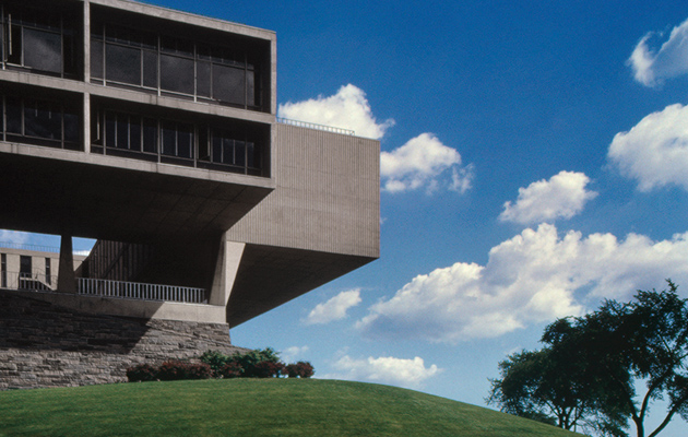 Image: Saarinen War Memorial Center