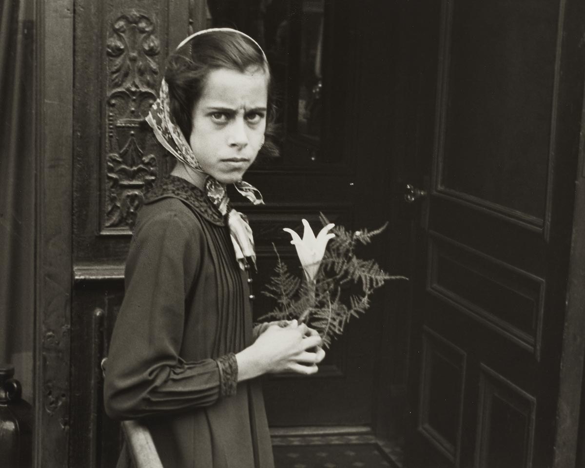 Image from Helen Levitt: In the Street 